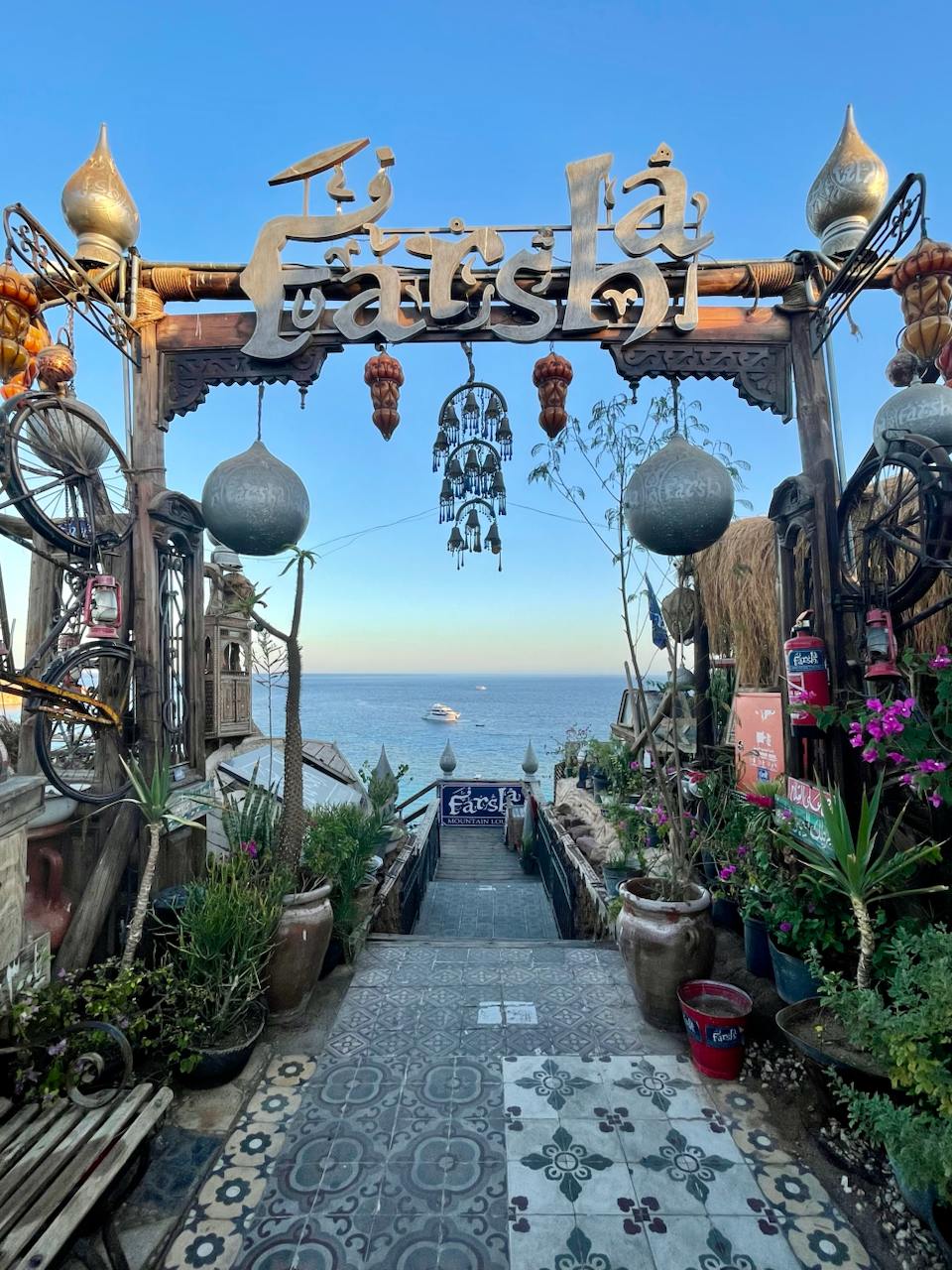 В прошлом году мы с женой летали в Стамбул, но запомнил я от силы процентов 10. Фото есть, но хочется запомнить и свои ощущения. В этот раз в Египте я стал делать заметки, и вот дошли руки собрать из них что-то читаемое. 4