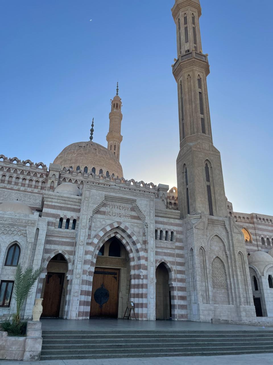 В прошлом году мы с женой летали в Стамбул, но запомнил я от силы процентов 10. Фото есть, но хочется запомнить и свои ощущения. В этот раз в Египте я стал делать заметки, и вот дошли руки собрать из них что-то читаемое. 6